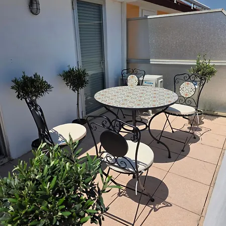 Apartman Quattro Olive- Via Della Meridiana 68 *